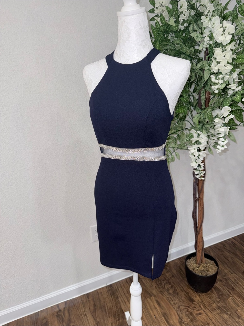 💙 NWOT  Sequin Hearts Navy Halter Sheath Dress with Embellished Waist size 1